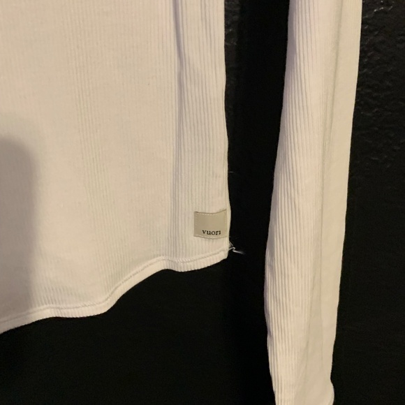 Vuori white long sleeved women’s top soft ribbed size large - Picture 2 of 8
